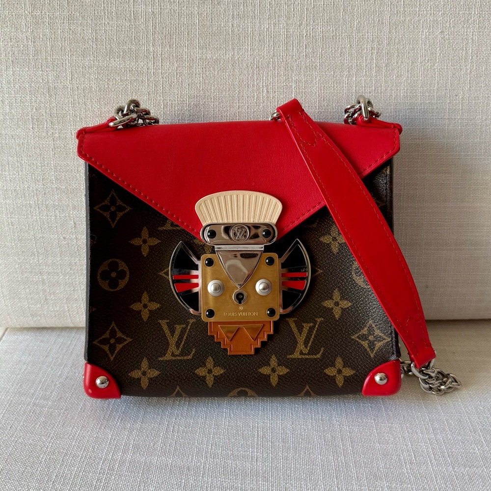 NWOT Louis Vuitton 2014 Mask Collection Tribal Mask Pochette PM